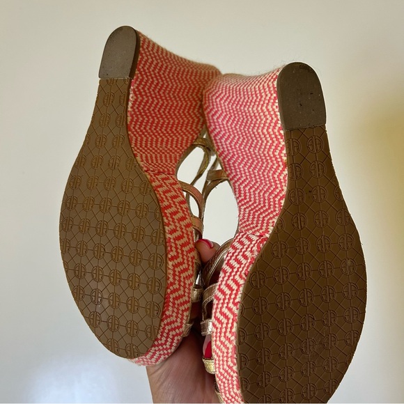 Lilly Pulitzer Shoes Womens 9.5 Gold Leather Wedge Heels Peep Toe Sandals - Picture 9 of 9